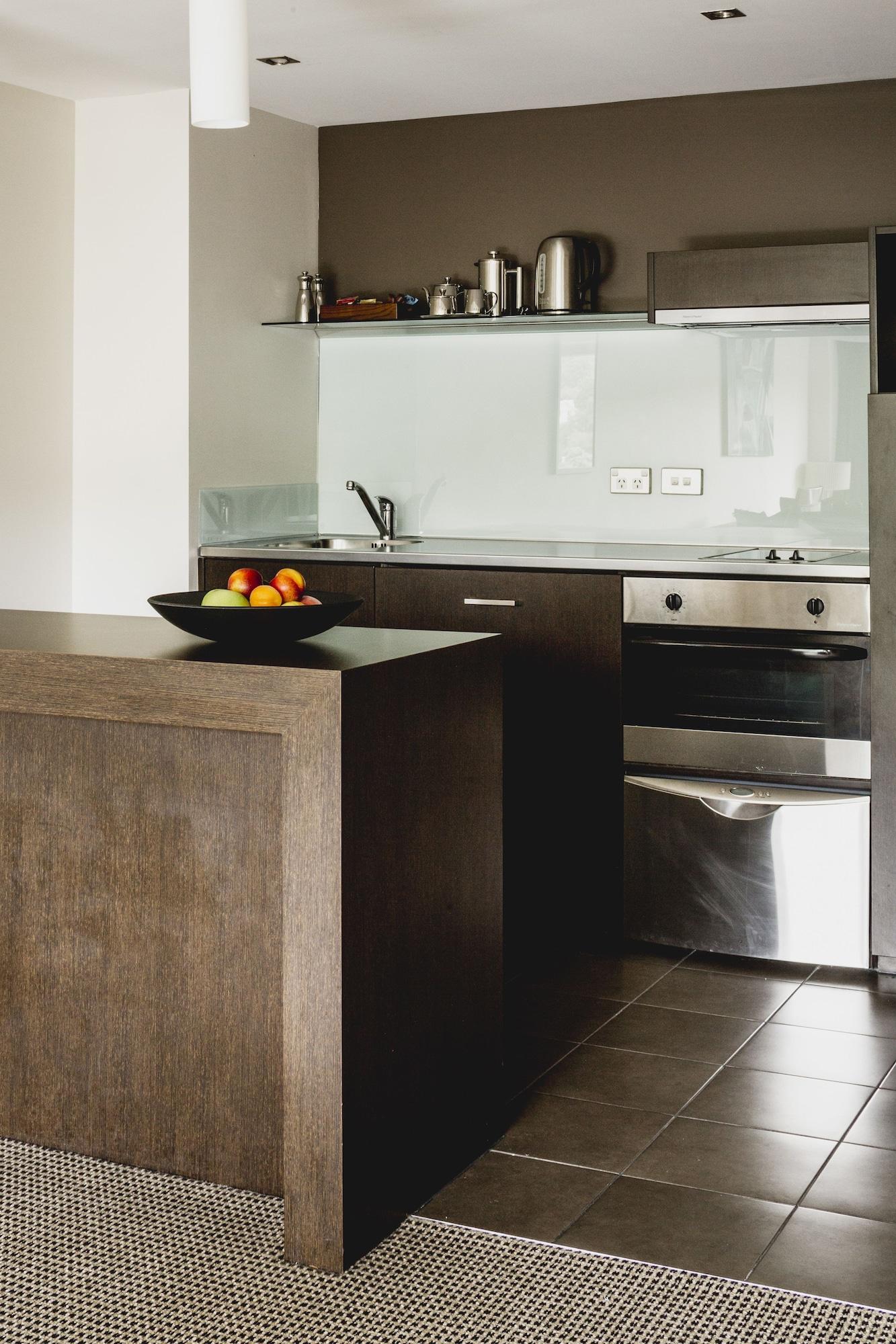Bolton Hotel Веллингтон Экстерьер фото A modern kitchen
