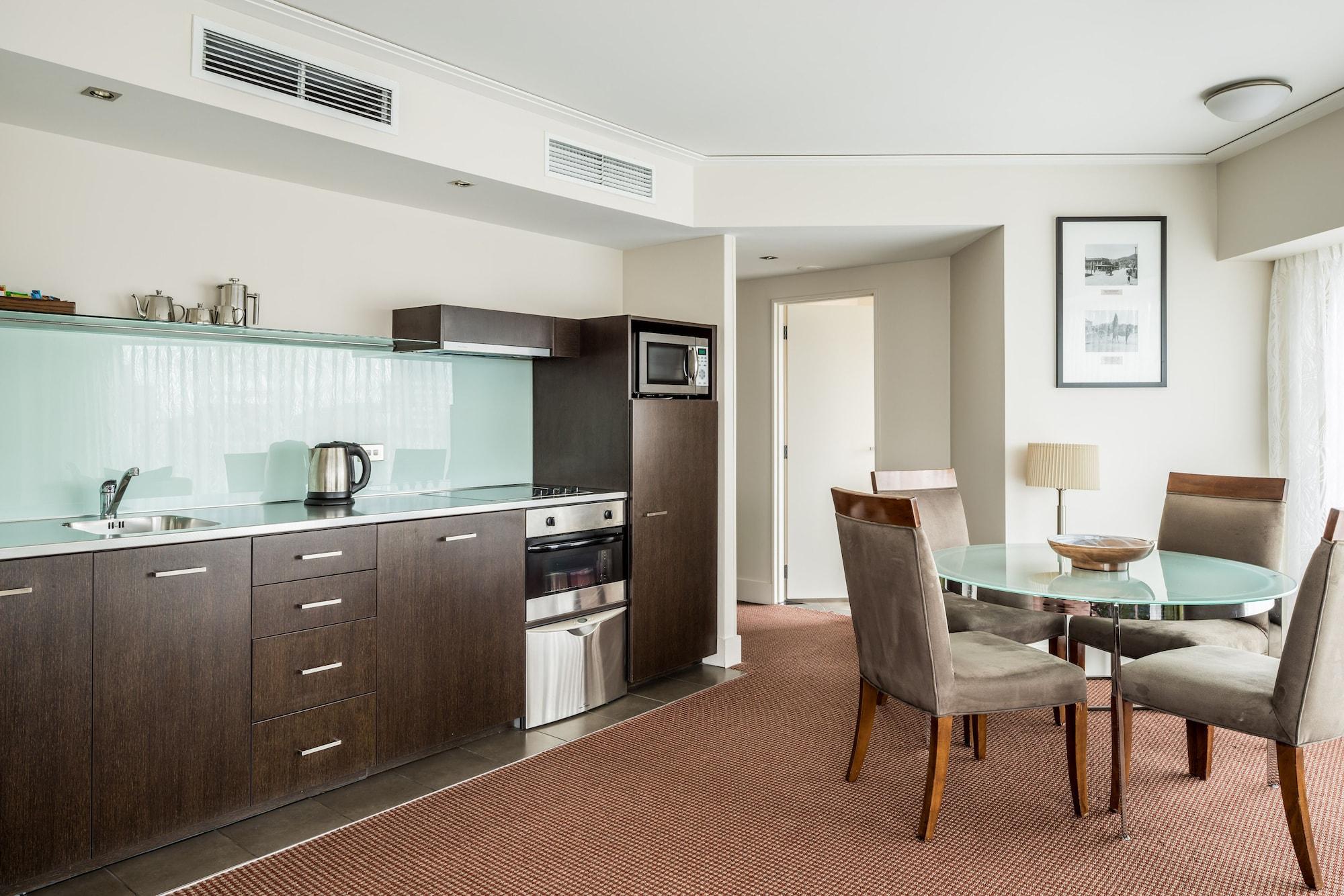 Bolton Hotel Веллингтон Экстерьер фото A kitchen in a serviced apartment